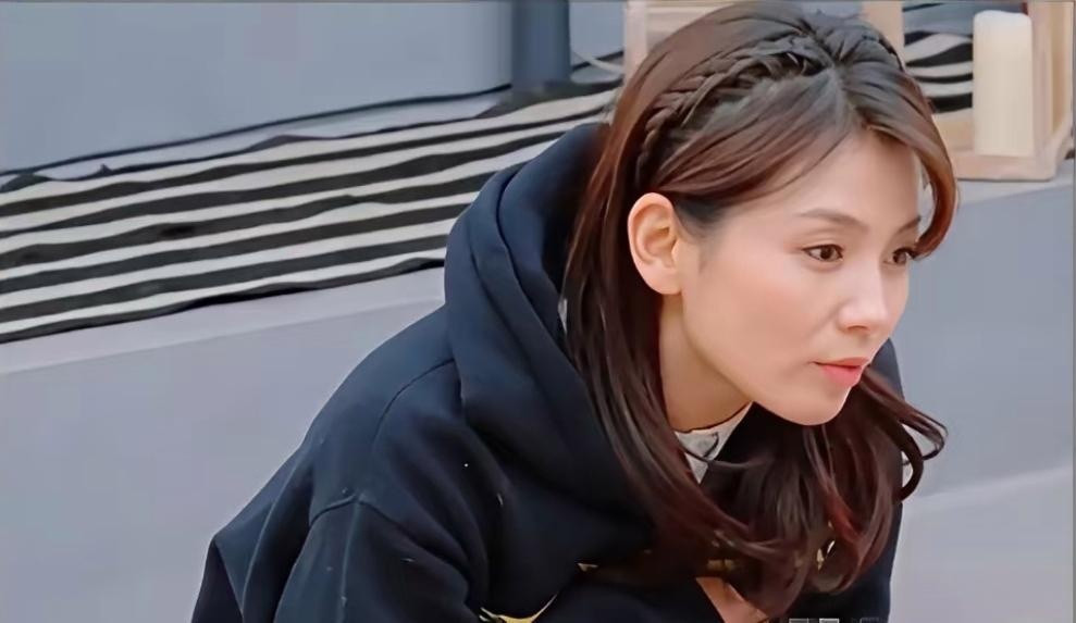 明星吃顿饭就这么费劲吗？演员刘涛说：“有次我去上海，给孙俪打了个电话，我说没事的