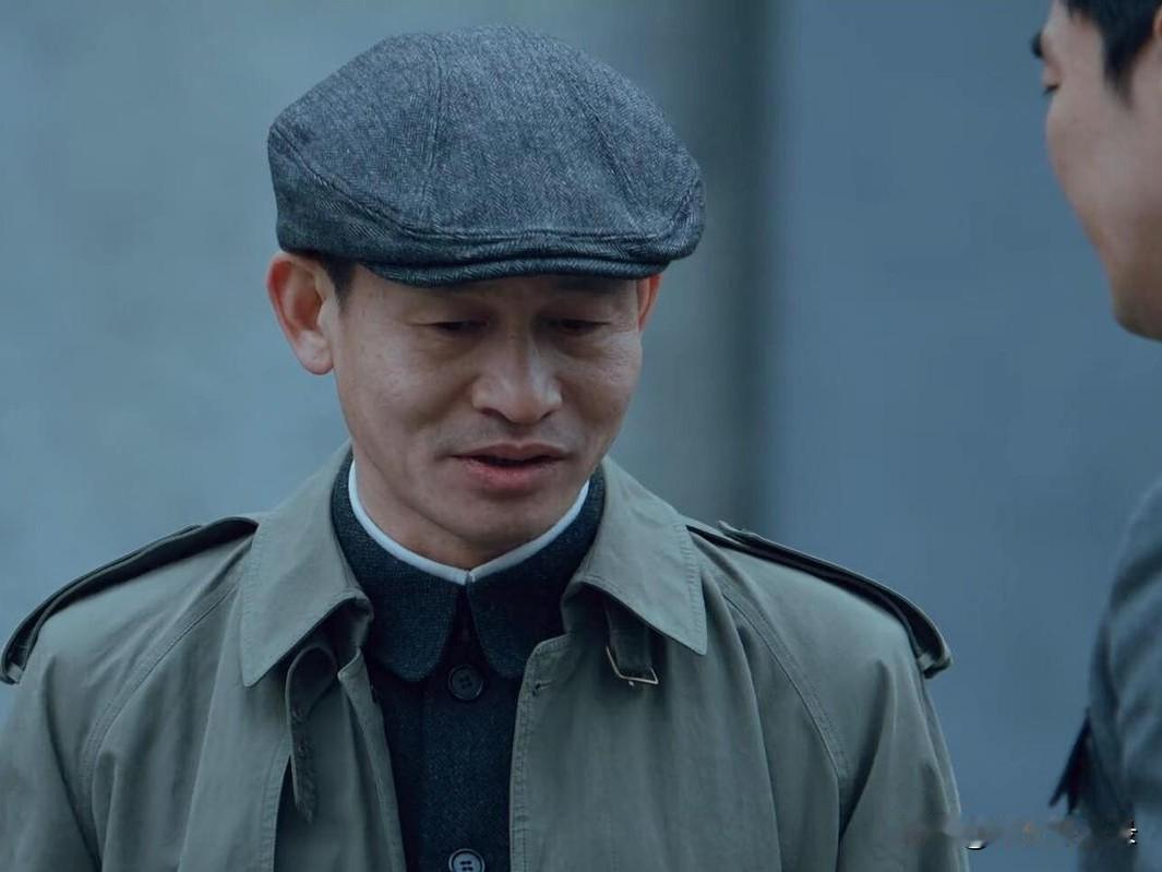 张艺谋问余皑磊：有个男三号，演不演？他接了，《一秒钟》演得扎实，却没出圈。没多