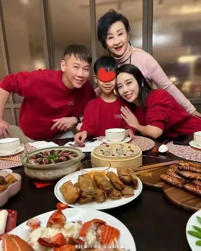 陶喆再一次证明，娶妻要娶年纪小的，你老了，她如此年轻​​​