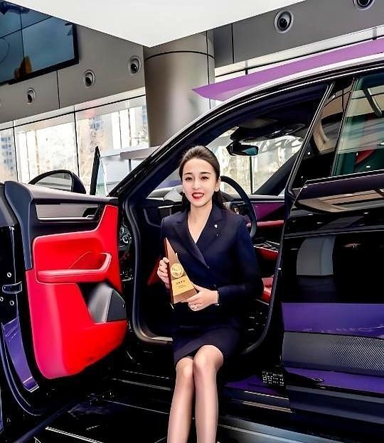 2026年头一个月，青岛保时捷中心那销冠，又是牟倩文。你还别说，我就纳闷了。