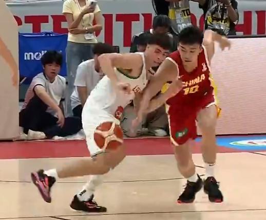 杨瀚森最后4秒钟拯救中国男篮，最后22秒领先6分差点被黎巴嫩男篮翻盘……！最