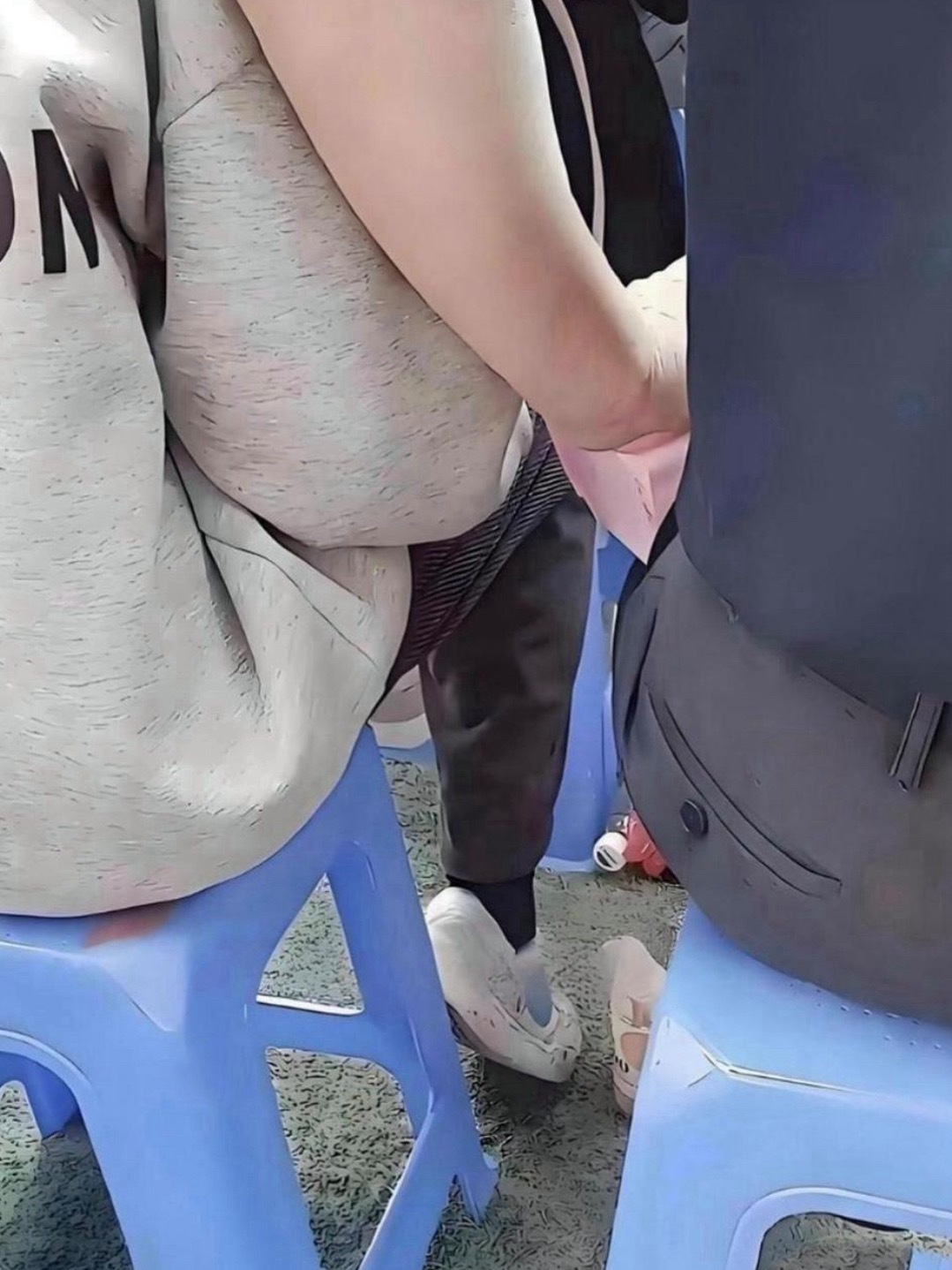 这位家长的孩子以后该怎么在学校混？​​​