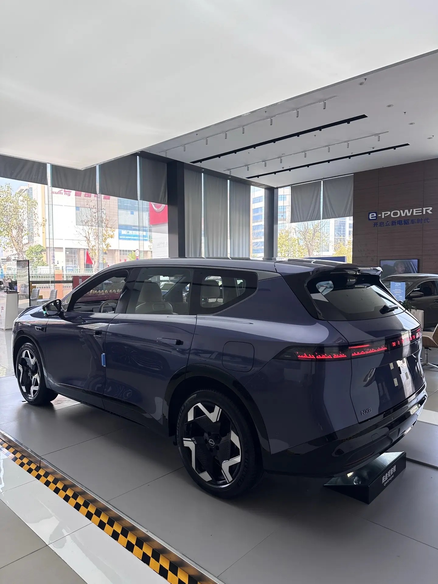 日产NX8近段时间在上市中，开始还担心这车价格带多少啊，估计二十多万起步，后来发