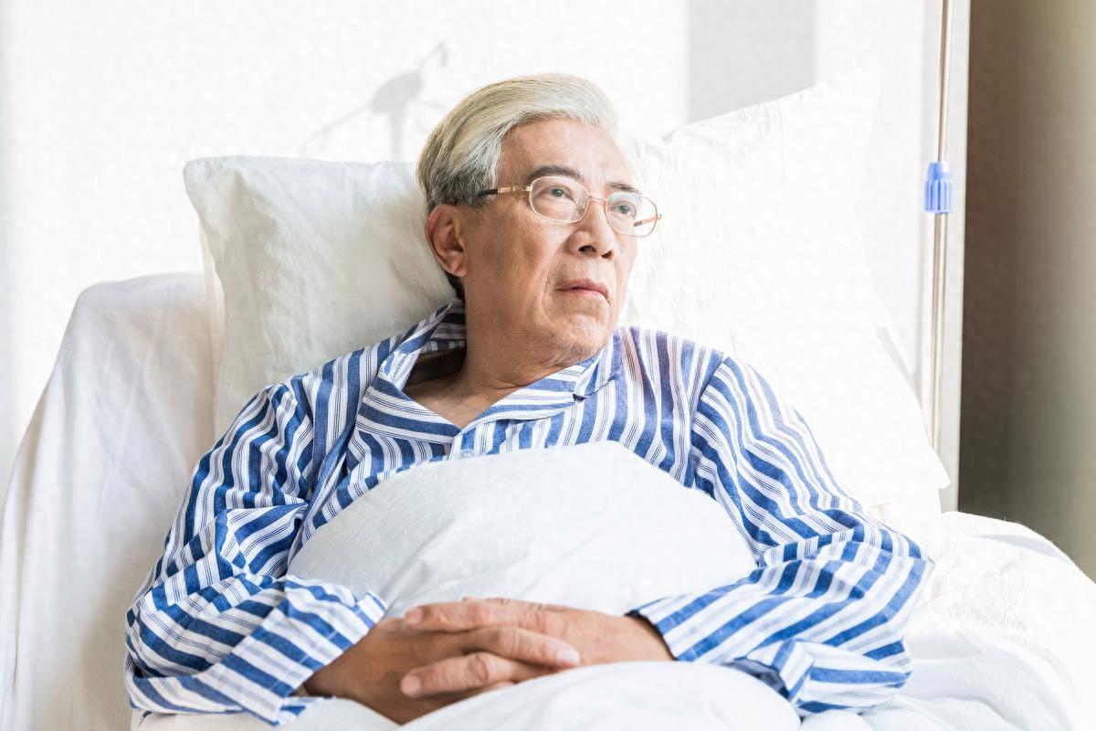 研究：能活到80岁以上的冠心病患者，大多都在55岁时，戒掉了3件事心内科