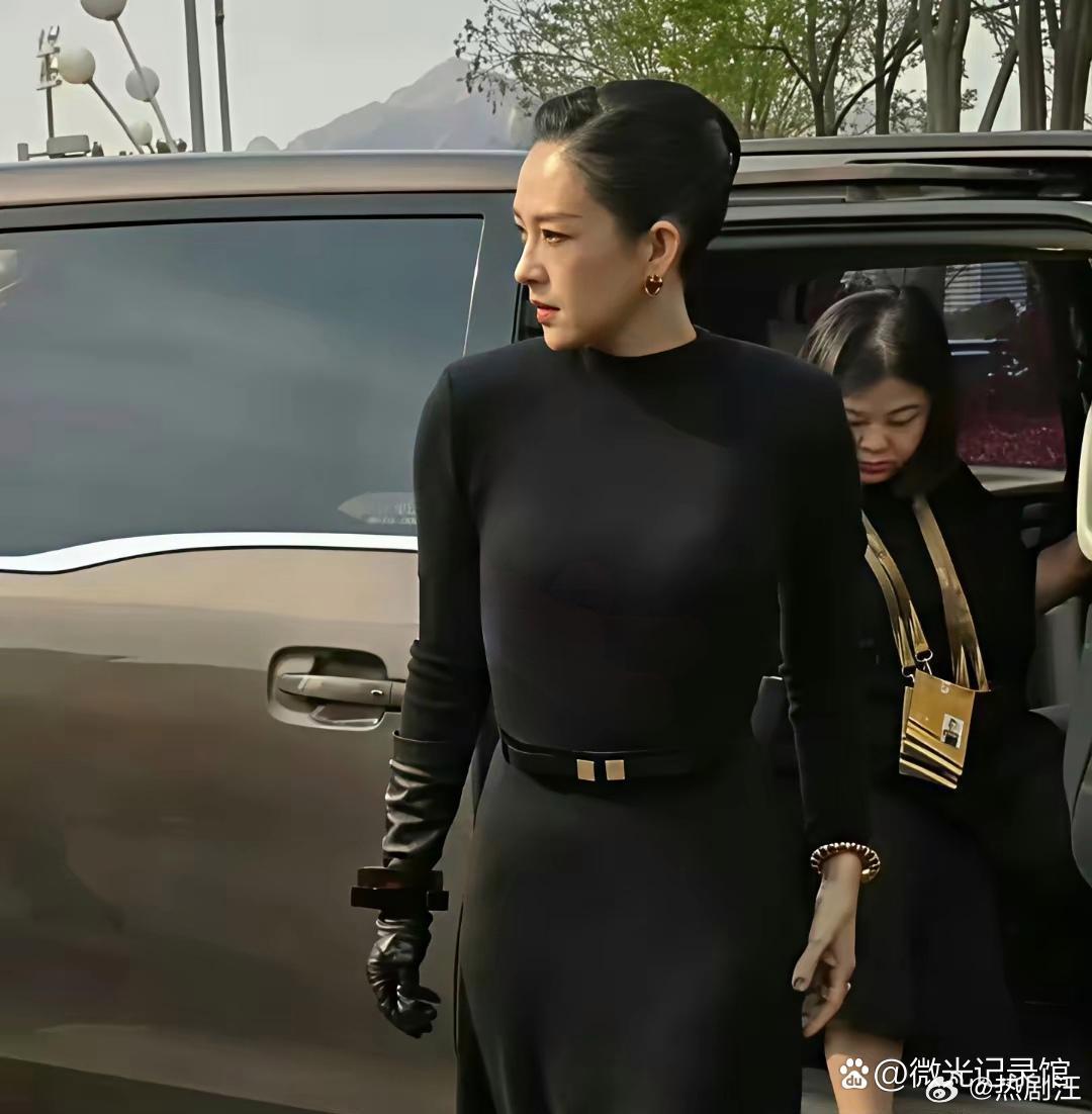 章子怡离婚后，面相都变凶了