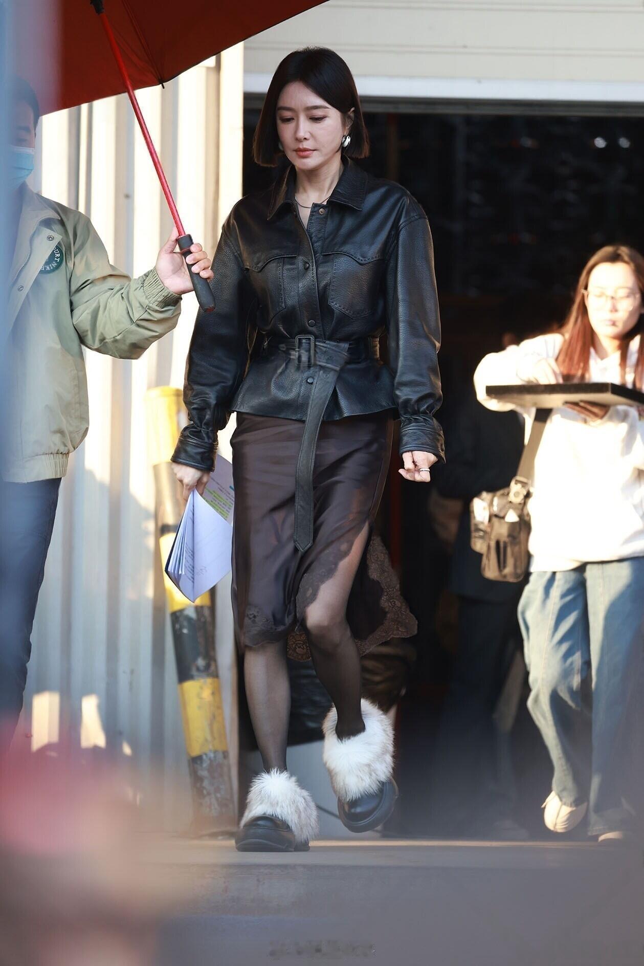 秦岚这种穿搭像极了已婚妇女