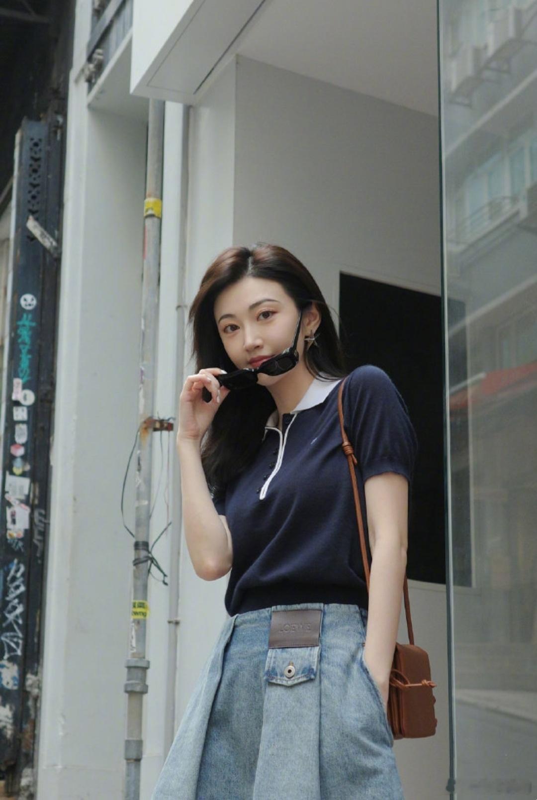 景甜:香港街头夏日随拍#景甜##景甜##明星##街拍#​​​