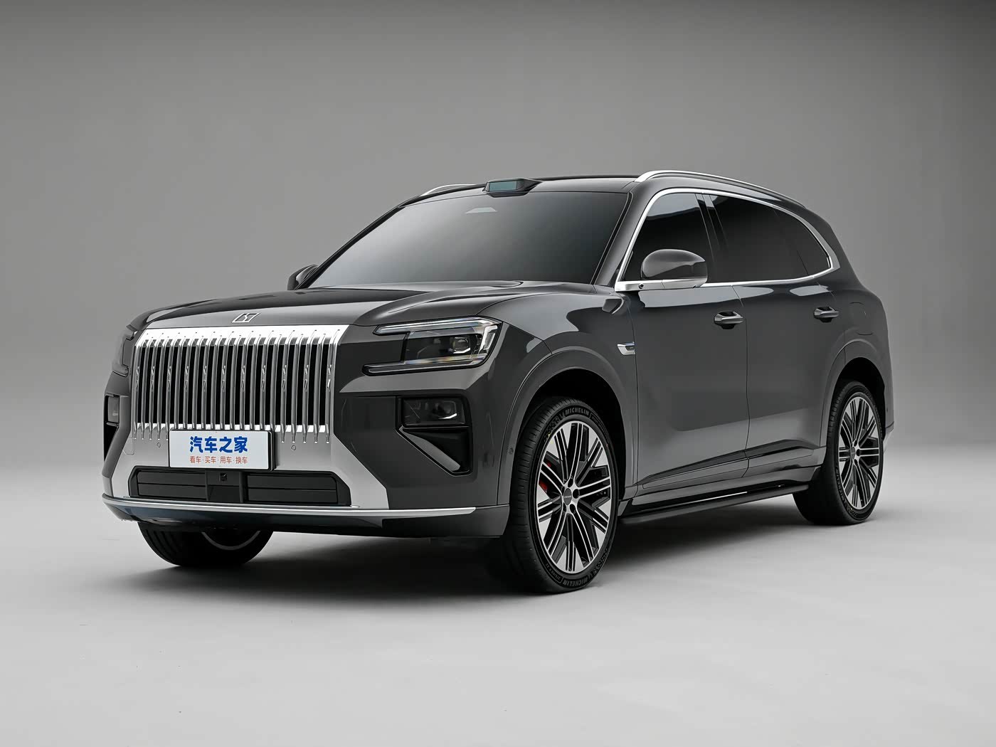 新车极氪8X，对标X5和GLE的5座大SUV，这车外观是真挺好看的，第一次看就