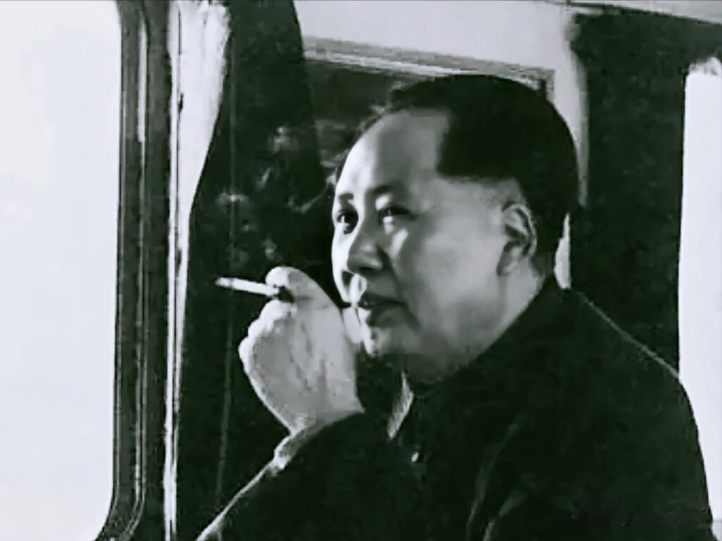 美国学者特里尔在《毛泽东传》里写过一句大实话："可能任何国家的政治领导人都不如毛