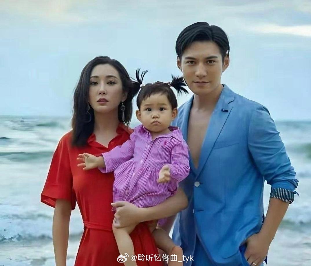 严屹宽跟杜若溪的女儿，这相貌感觉有点正正得负。