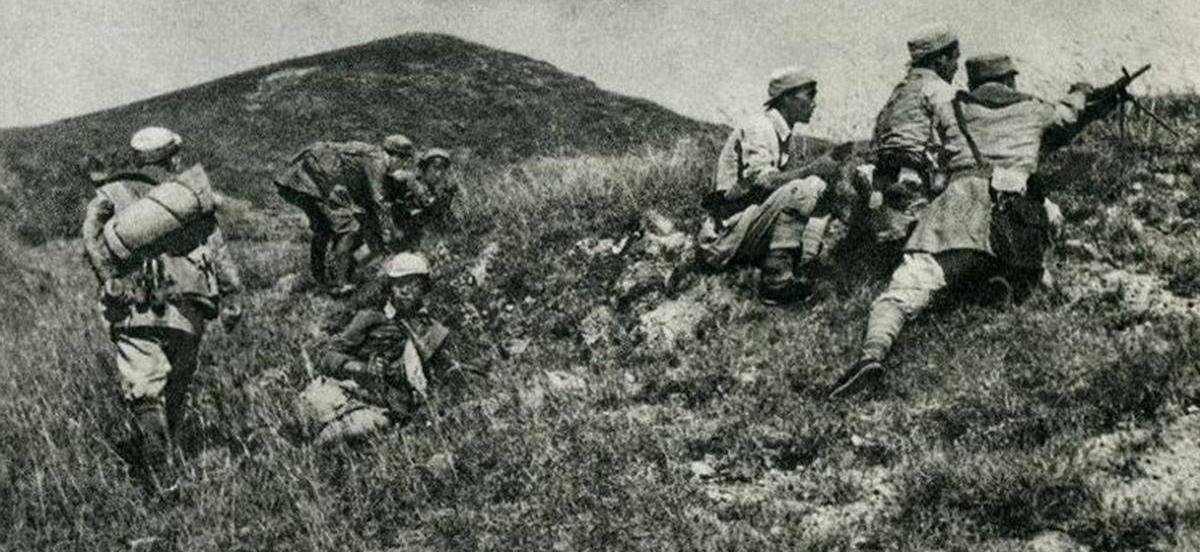 16岁少年独闯敌营，四颗手榴弹逆转危局！