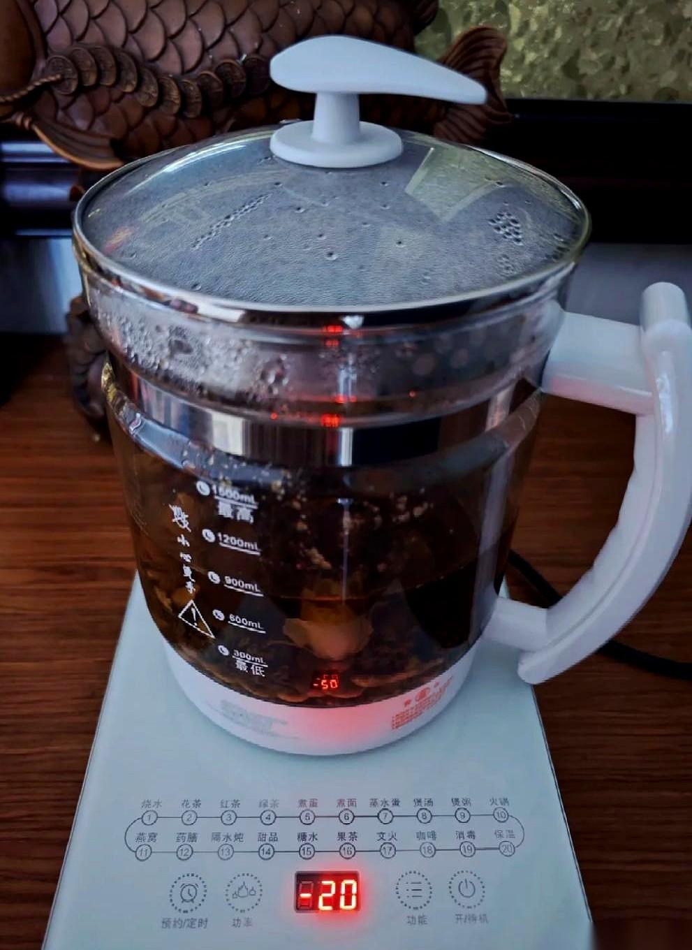 吃药就好，停药就犯。说的就是你吧，那个萎缩性胃炎。饭后肚子胀得像个鼓，吃点凉