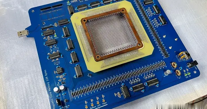 复古科技新演绎：脸盆大小U盘仅存一条短信