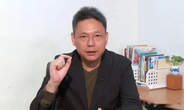 台媒体人谢寒冰今（20日）在脸书发文表示，川普为何不叫赖清德的名字，而用“治理台
