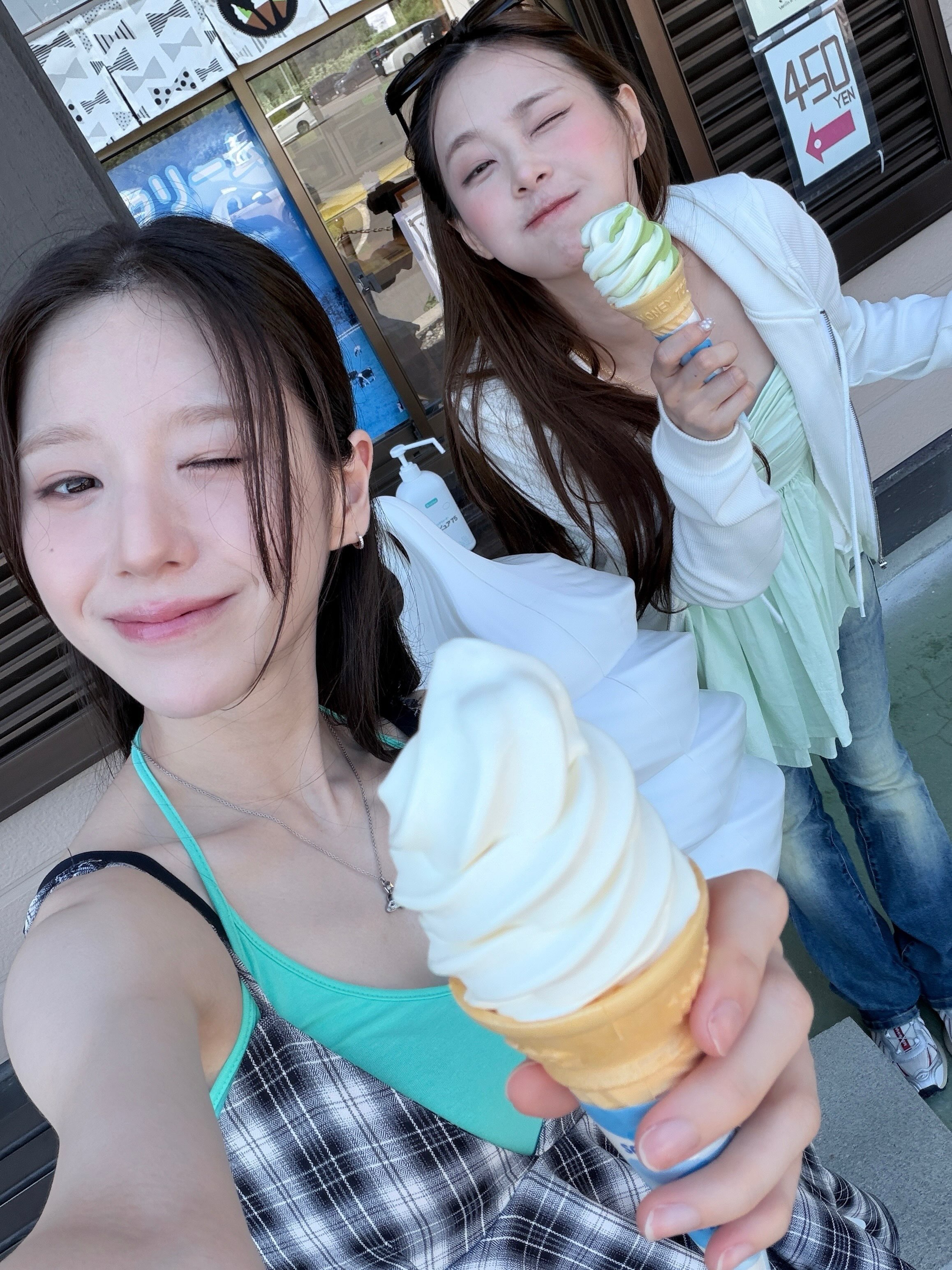 Chuu金智雨&Heejin田姬振蜜月旅行～💞​​​