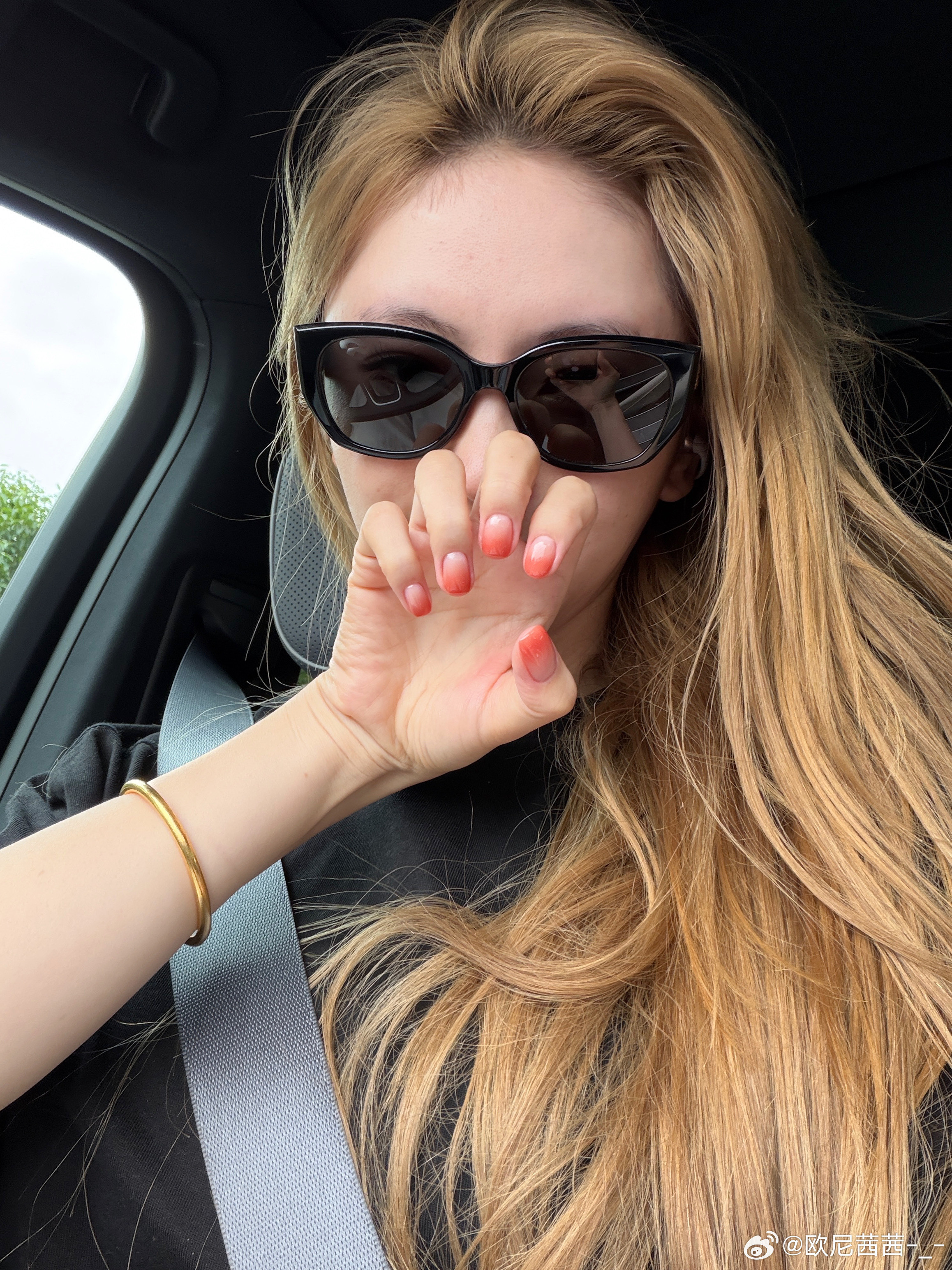 让你们叫我黄毛（图一是没染，图二是染完了）💢染回来了，看你们还怎么叫