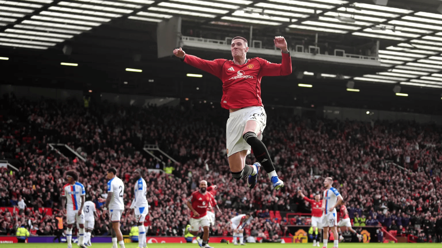 跟队: 谢什科团队签约曼联前表示, 首赛季他进10-15球更现实