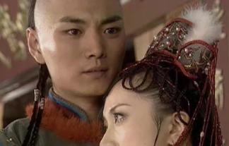 1609年，一间不见天日的牢房，仅有两个大圆孔，忽然有人递进来东西，46岁的舒尔