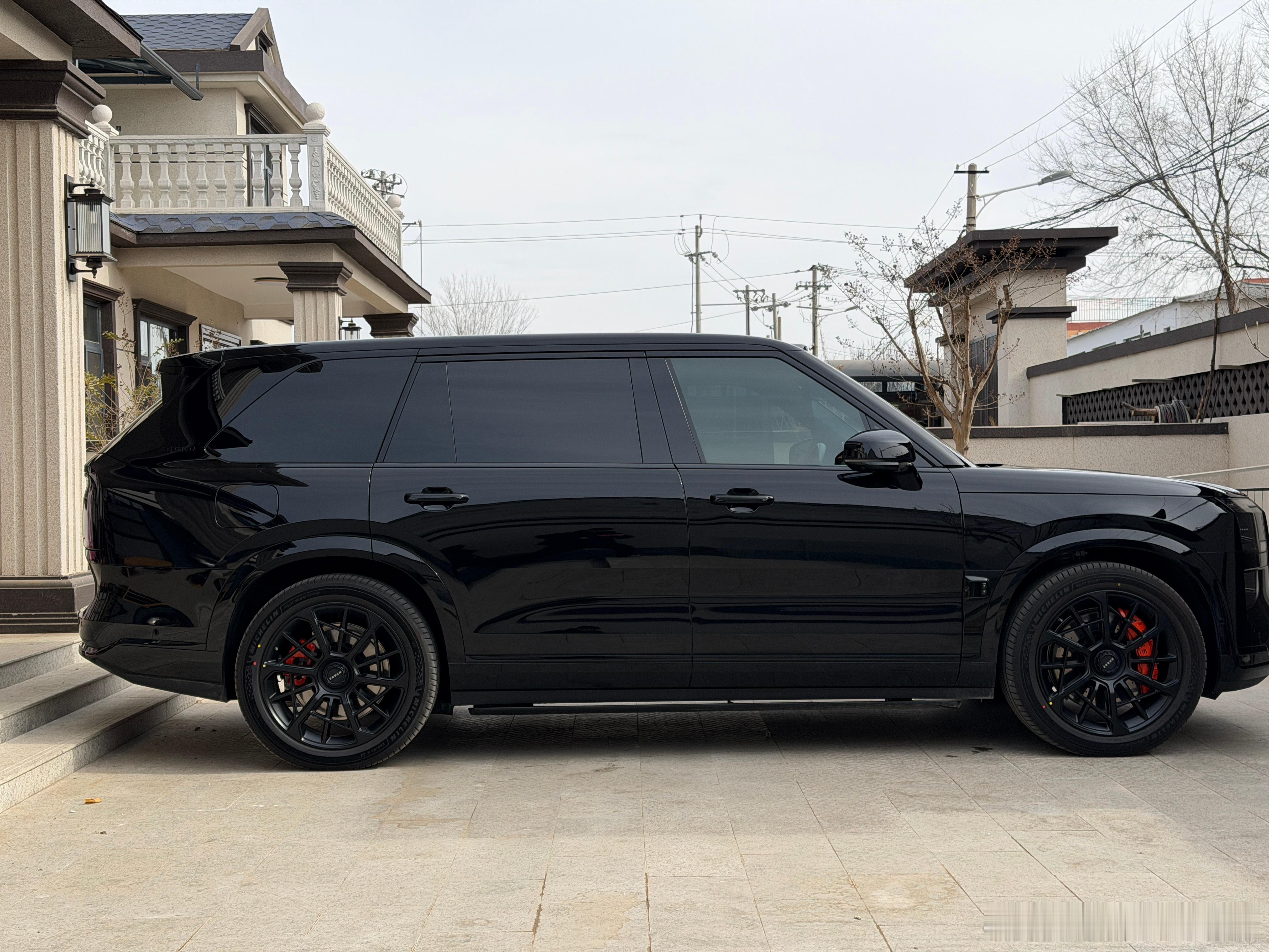 过年并没有出去玩儿，天天串门！开着我的极氪9X耀黑版每天都得跟不同的亲戚们介绍这