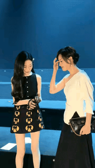 孙俪状态是真好，跟小十几岁的女明星同框都没输。​​​