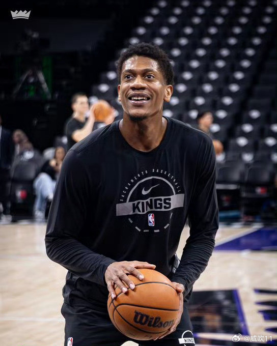 新援亨特出战26分钟，11投3中，其中三分球4投2中，罚球2投1中，得到9分2篮