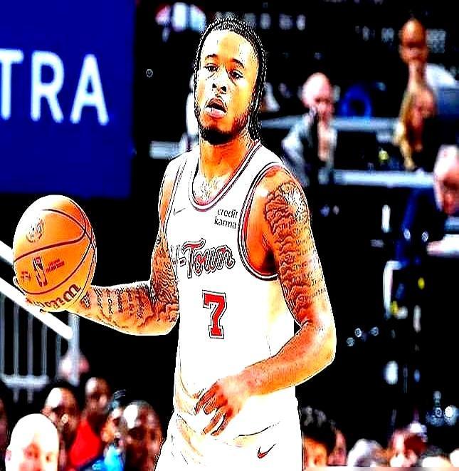 场均24分的得分手，火箭主帅乌度卡看都不看，直接让他去了雄鹿。篮网把卡梅隆