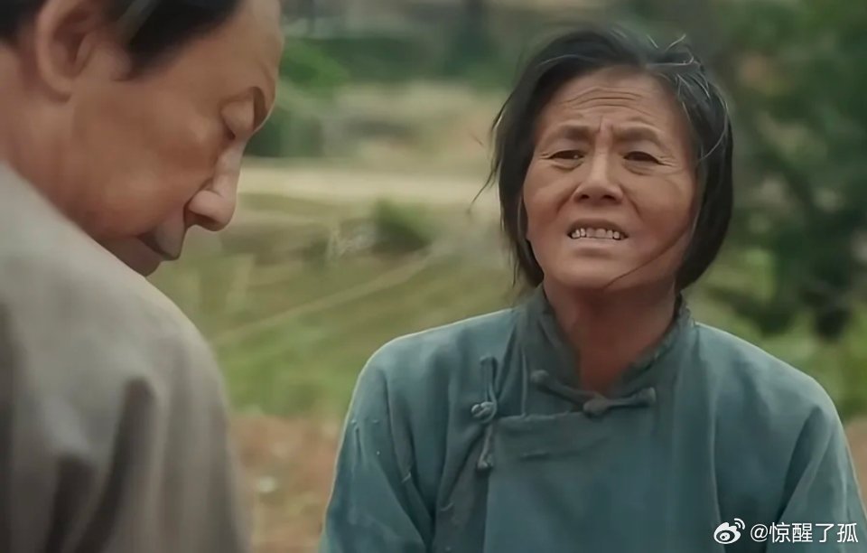 从《生万物》银子的困境，看清“自我感动式母爱”的枷锁《生万物》里银子娘送饭的细