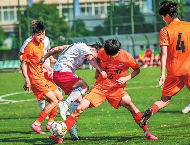 年轻国脚接连受伤，谁在榨干国脚们最后一丝力气？王钰栋伤了，彭啸伤了，刘诚宇、李