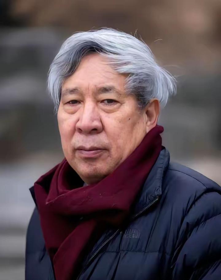 那场闹得满城风雨的“蒋方舟事件”，其实从头到尾，主角都不是蒋方舟。真正的目标，是