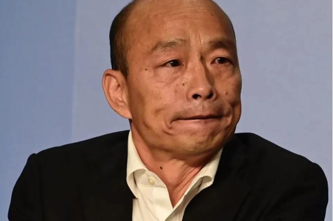 台湾省立法机构负责人韩国瑜今天凌晨在社交平台发文：当无罪推定、证据说话这些法治根