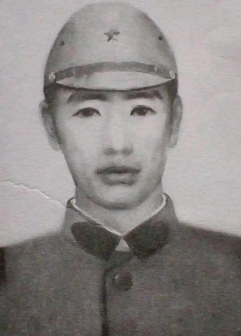 1943年，“汉奸”常隆基给日军中将牵马，趁人不备，他悄悄从裤腿摸出一把短枪，果
