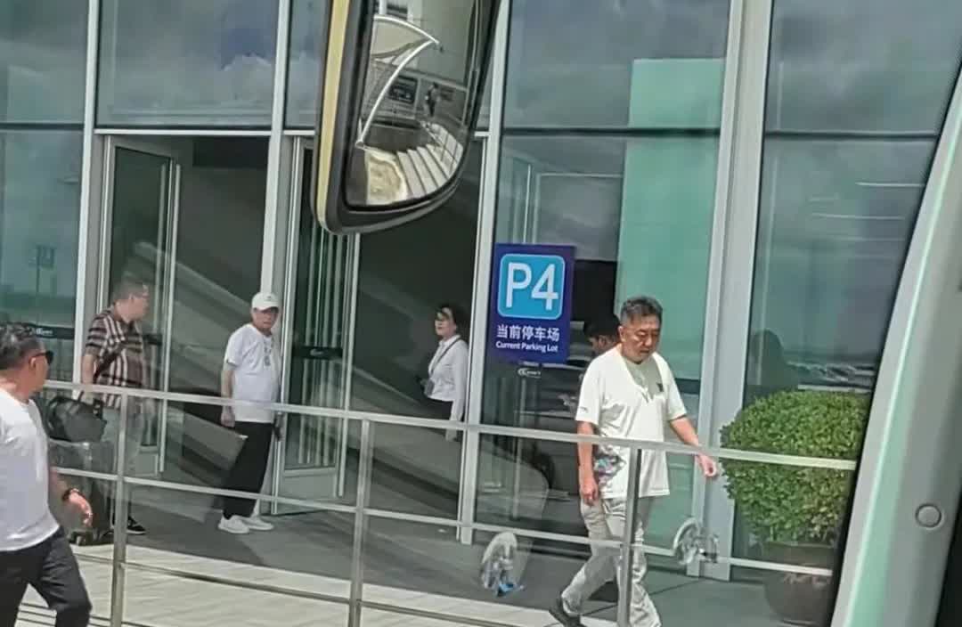 德云社爱达魔都号游轮演出，日韩免签游。于谦，我一个人来的，郭德纲，我一家