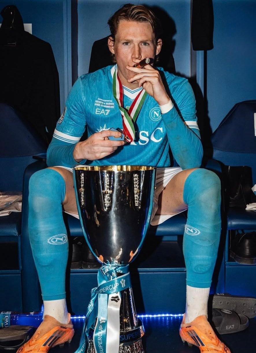 欧洲转会新闻播报！★这泼天的流量啊！据称曼联后悔当初放走麦克托米奈，正考虑将