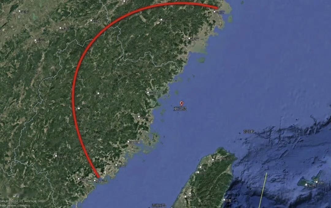 伪军玩火，计划将海马斯前出部署到东引岛及澎湖列岛（如图）。ATACMS战术弹道导