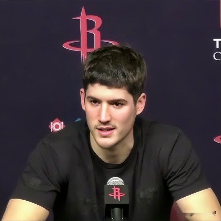 谢波德直言自己的巨大进步！31分大胜国王赛后，谢波德接受了采访，他表示：自己的