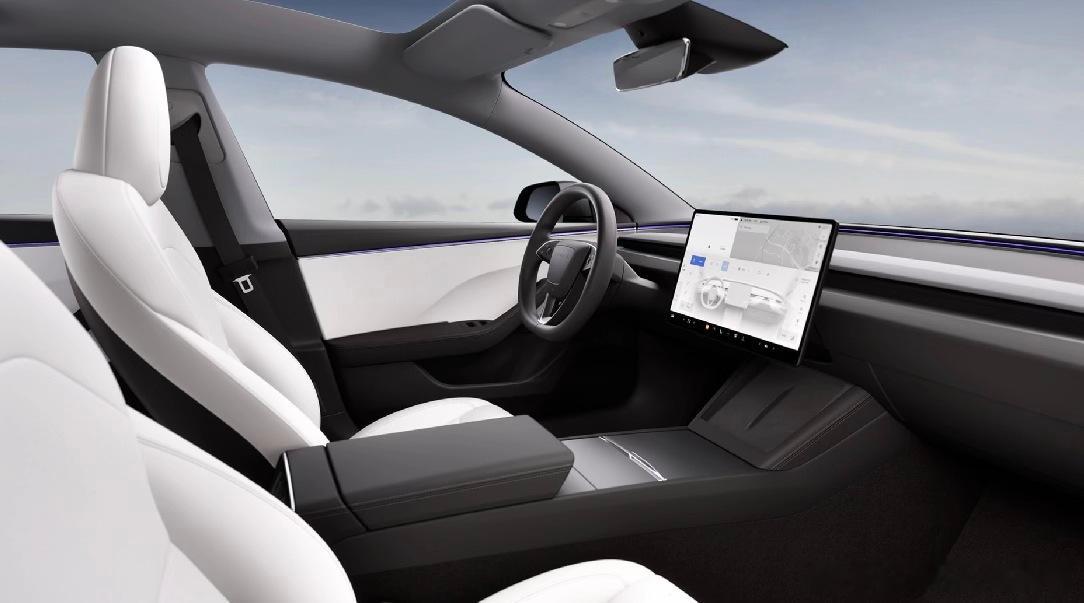 最近国内的标准版特斯拉ModelY迎来了小幅更新，主要集中在三点。首先，车标及