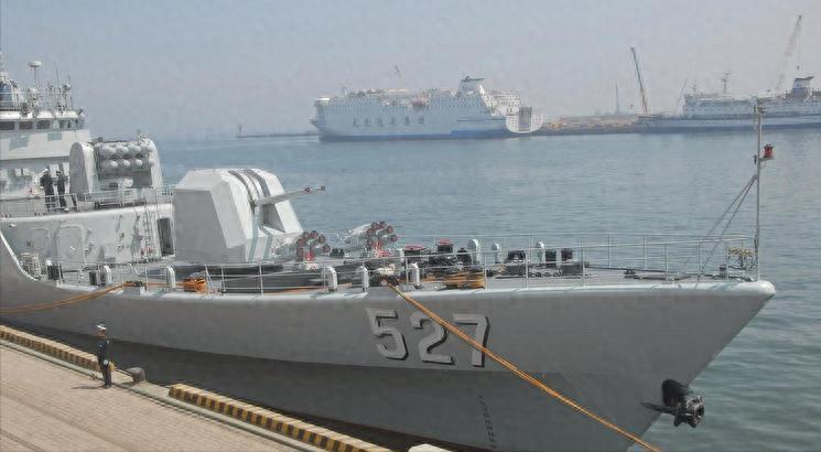 朝鲜用不了，巴铁看不上！退役功勋洛阳舰，却是这国海军的香饽饽服役二十载的功勋护