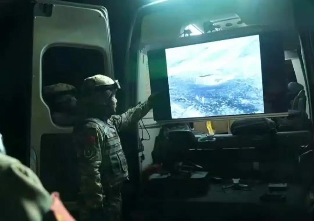 先发布斩首演习，再把歼10派到台北都市圈！大陆这次根本没有玩虚的近期，大陆权威