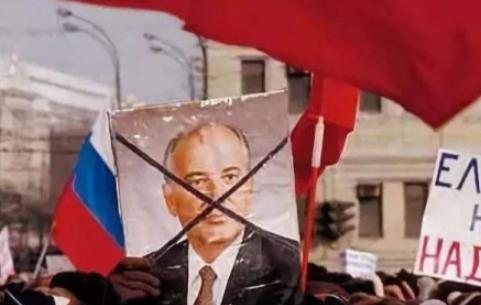 苏联为什么解体了，网上的理由说了一大堆，其实真正的原因只有一个：既得利益者已经把