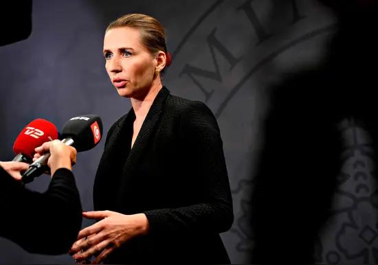 丹麦首相弗雷德里克森，前段时间被特朗普要霸占格陵兰岛的气势吓得够呛。最近因为特