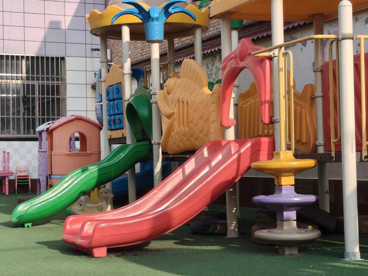 真的建议孩子不要交给老一辈带，尤其是农村的！刚带孩子去老家幼儿园玩，当时也有