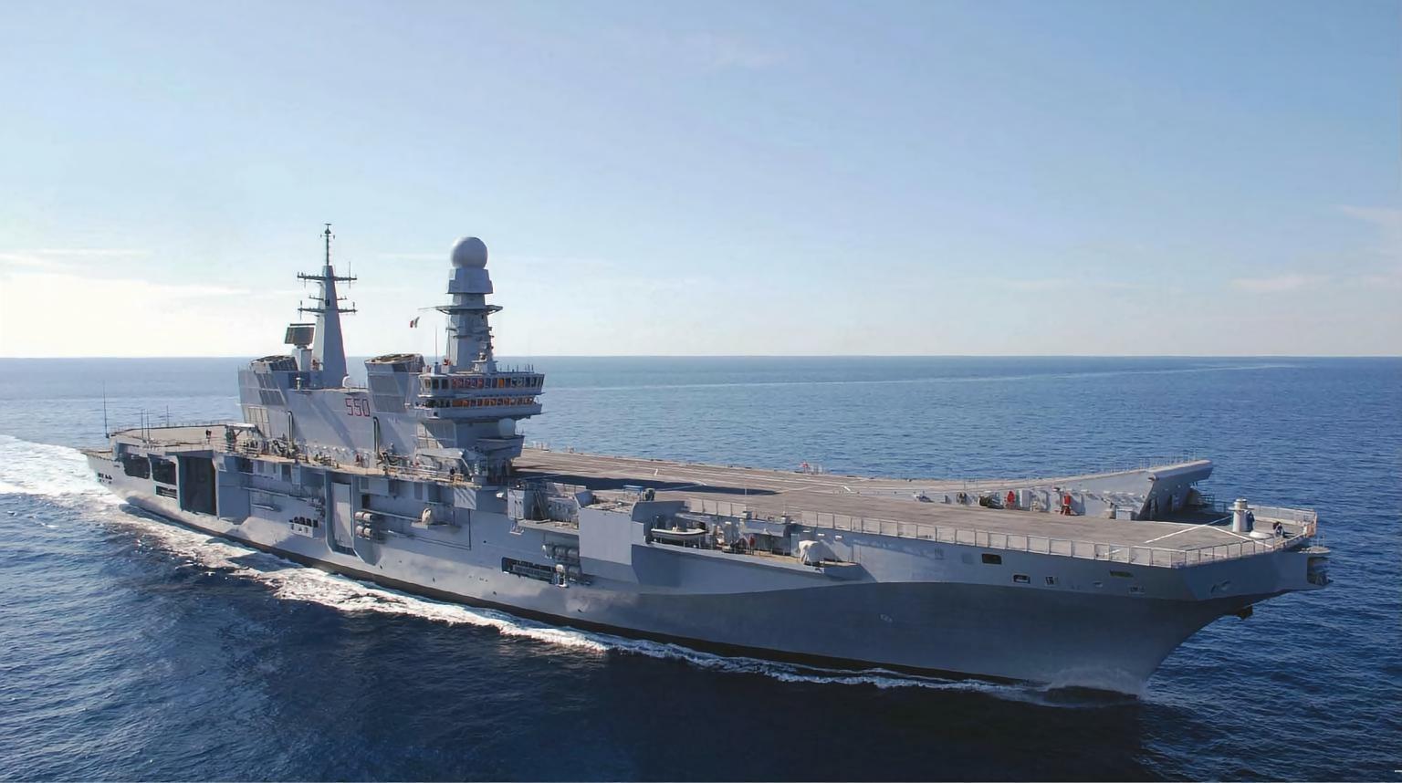 每天认识一件兵器意大利“加富尔”号航空母舰“加富尔”号（Cavour）航空母舰