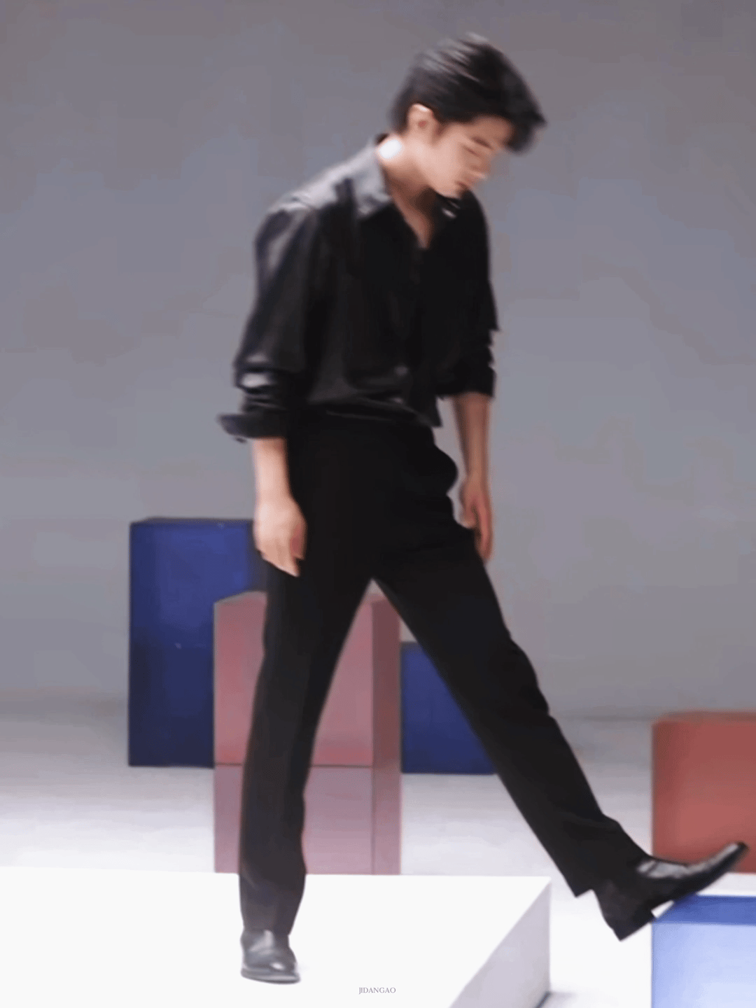 肖战你的快递到了。什么快递？我的一厢情愿。