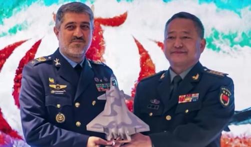 伊朗变了，大国对伊朗的态度也变了。以前的伊朗只是嘴硬，各种颜色的旗升了一次又一