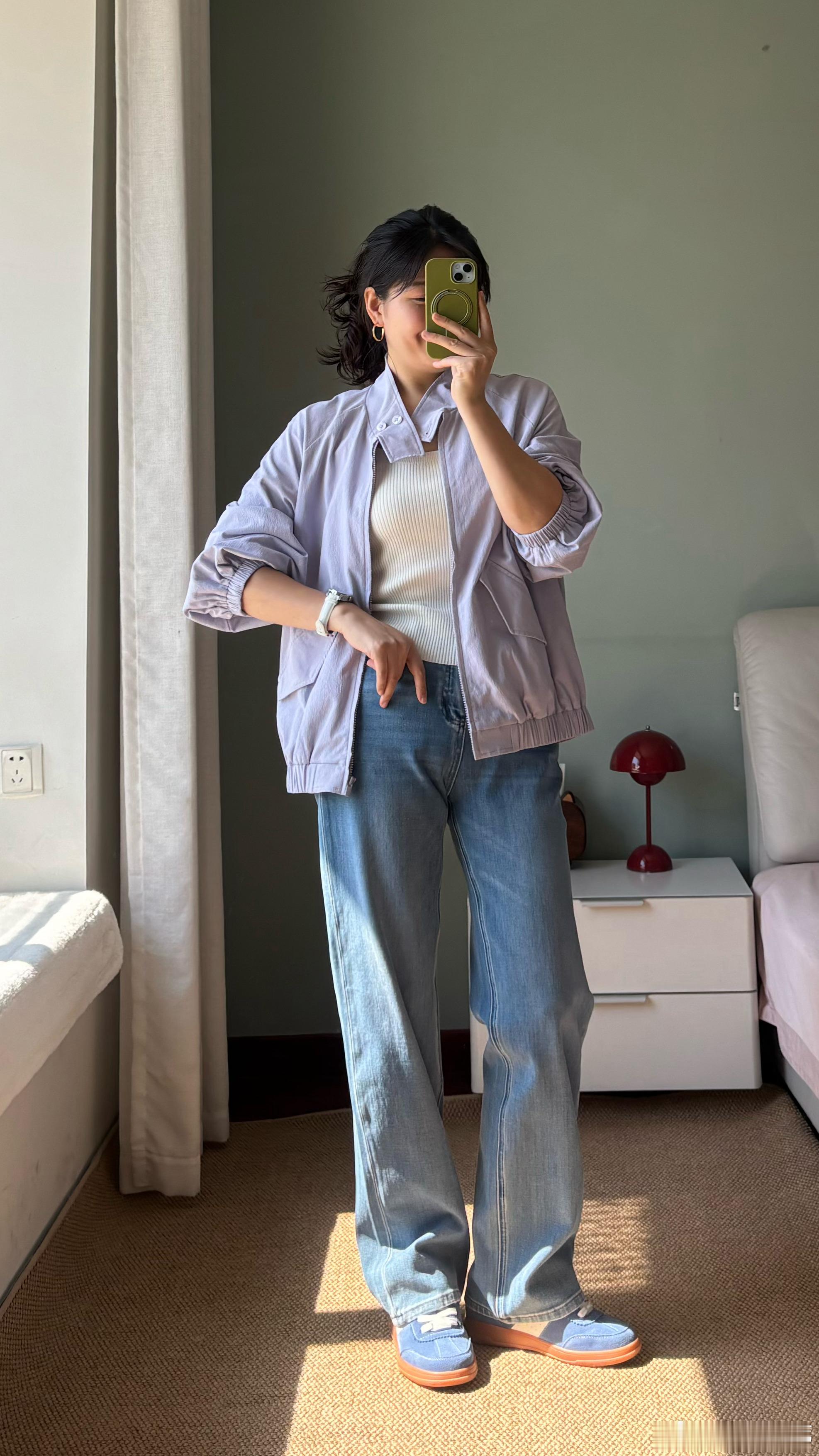 紫色夹克+牛仔裤秋天的舒服穿搭～[比心]​​​