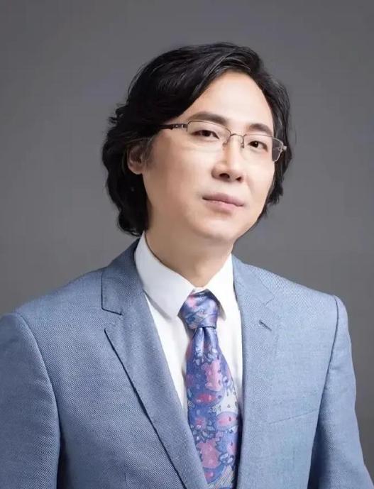 1988年，廖昌永刚踏进大学校门不久，宿舍里出了桩丢钱的案子，他们一致怀疑是廖昌