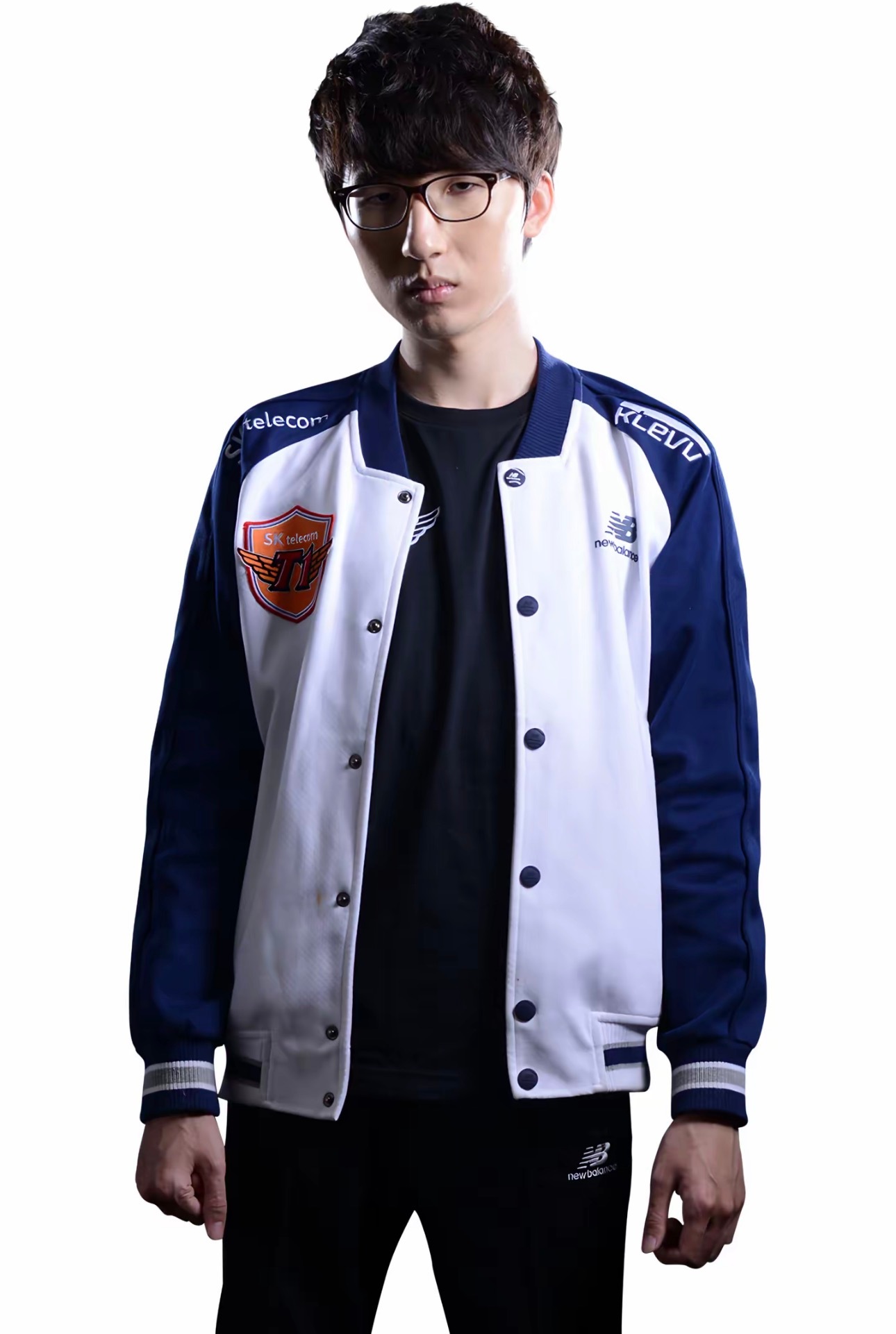 侯爷回T1当教练？这T1教练组是在搞复古大团建吧！真的假的啊前几天才看到侯爷还在