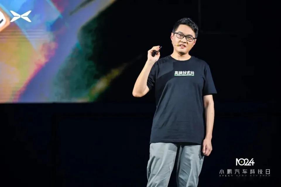 【李力耘发文告别小鹏汽车】小鹏汽车自动驾驶中心前任负责人李力耘确认离职，今天下午