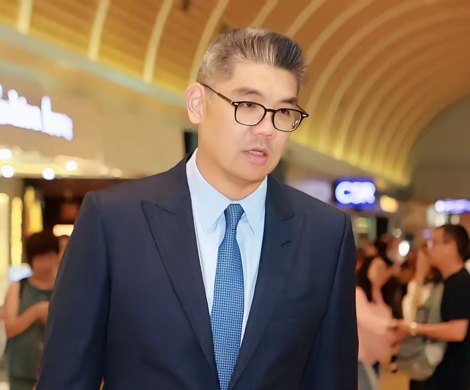 台“国民党”连胜文就大陆“十项措施”给出回应4月19日上午，连胜文出现在一次