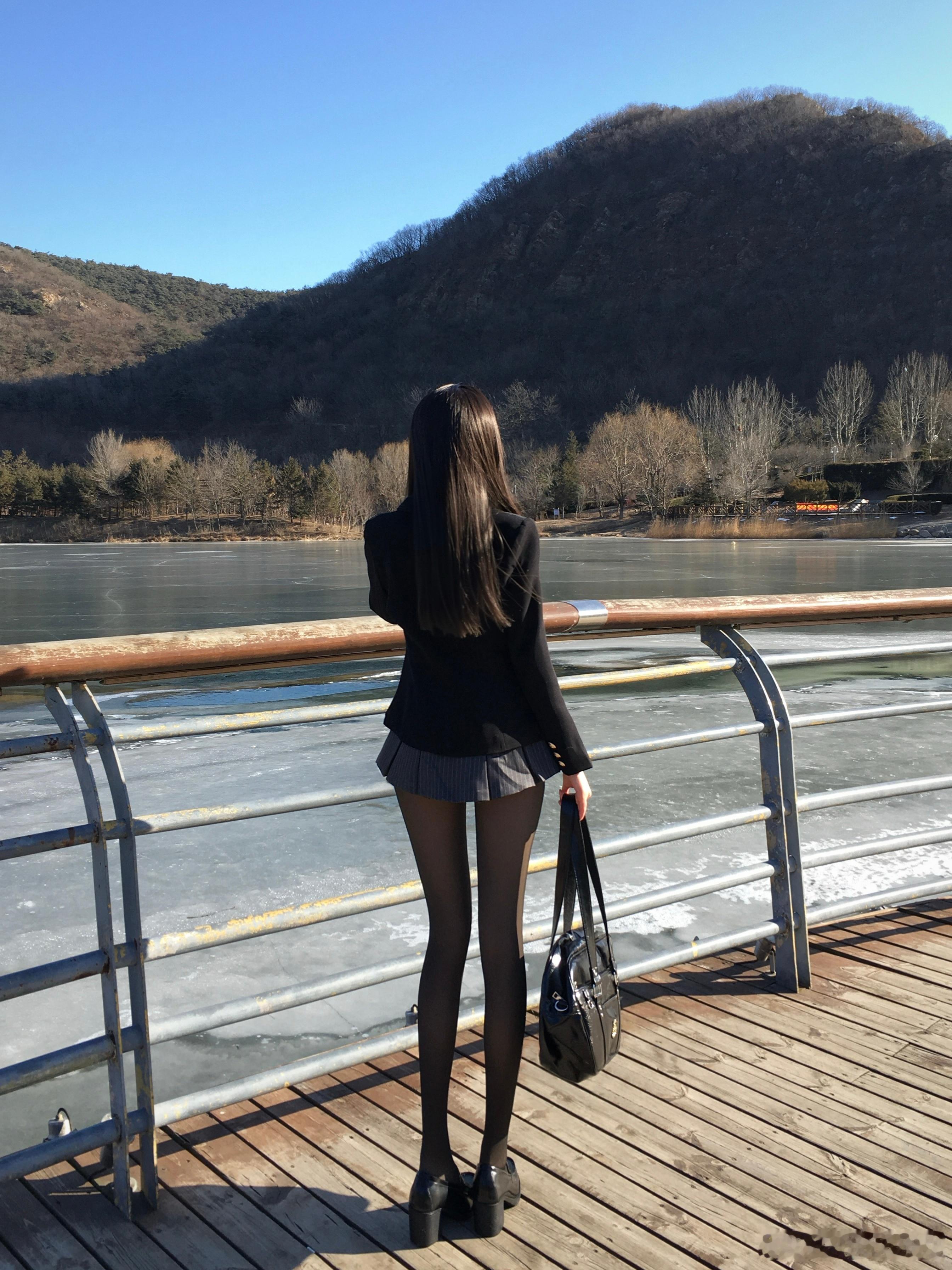 休恋逝水如鲠在喉